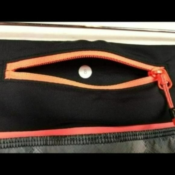 Lululemon Speed Shorts Blooming Pixie Black and White, Size 8 - Picture 3 of 4